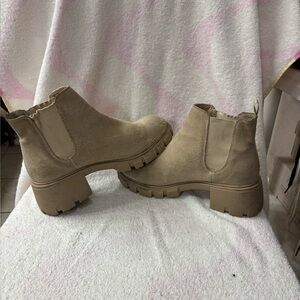 Steve Madden Howler Sand Suede Leather Boots, Women's Size 8.5